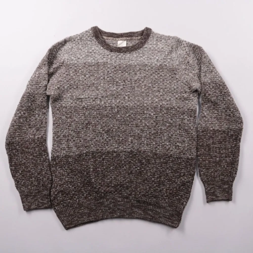 251128076-1